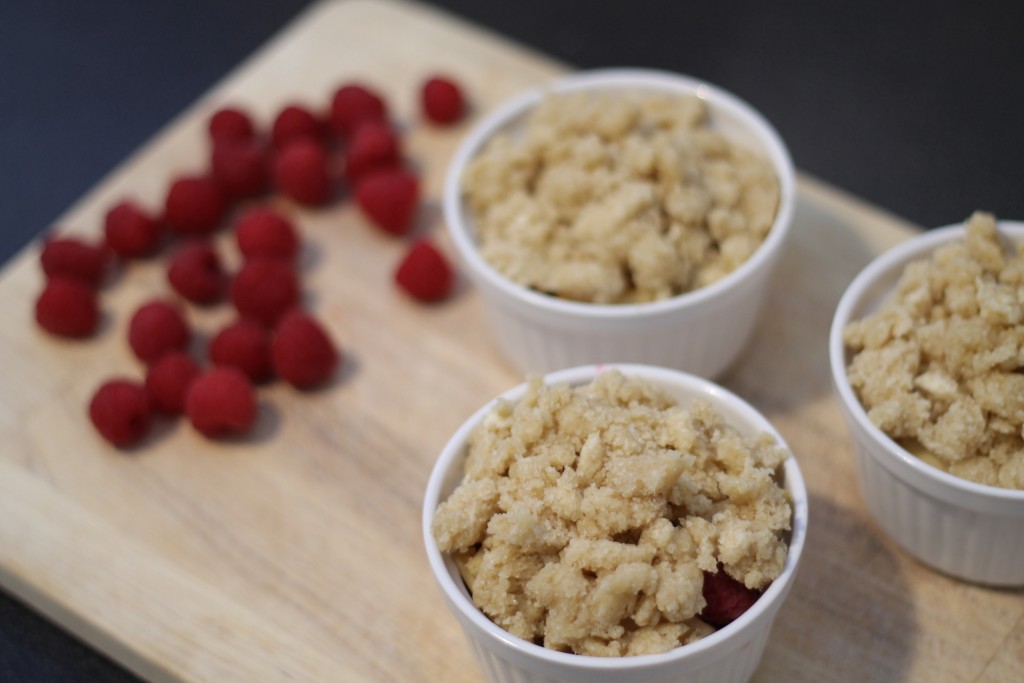 crumble aux pommes et aux framboises