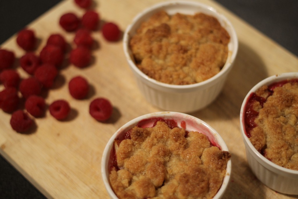 crumble aux pommes et aux framboises